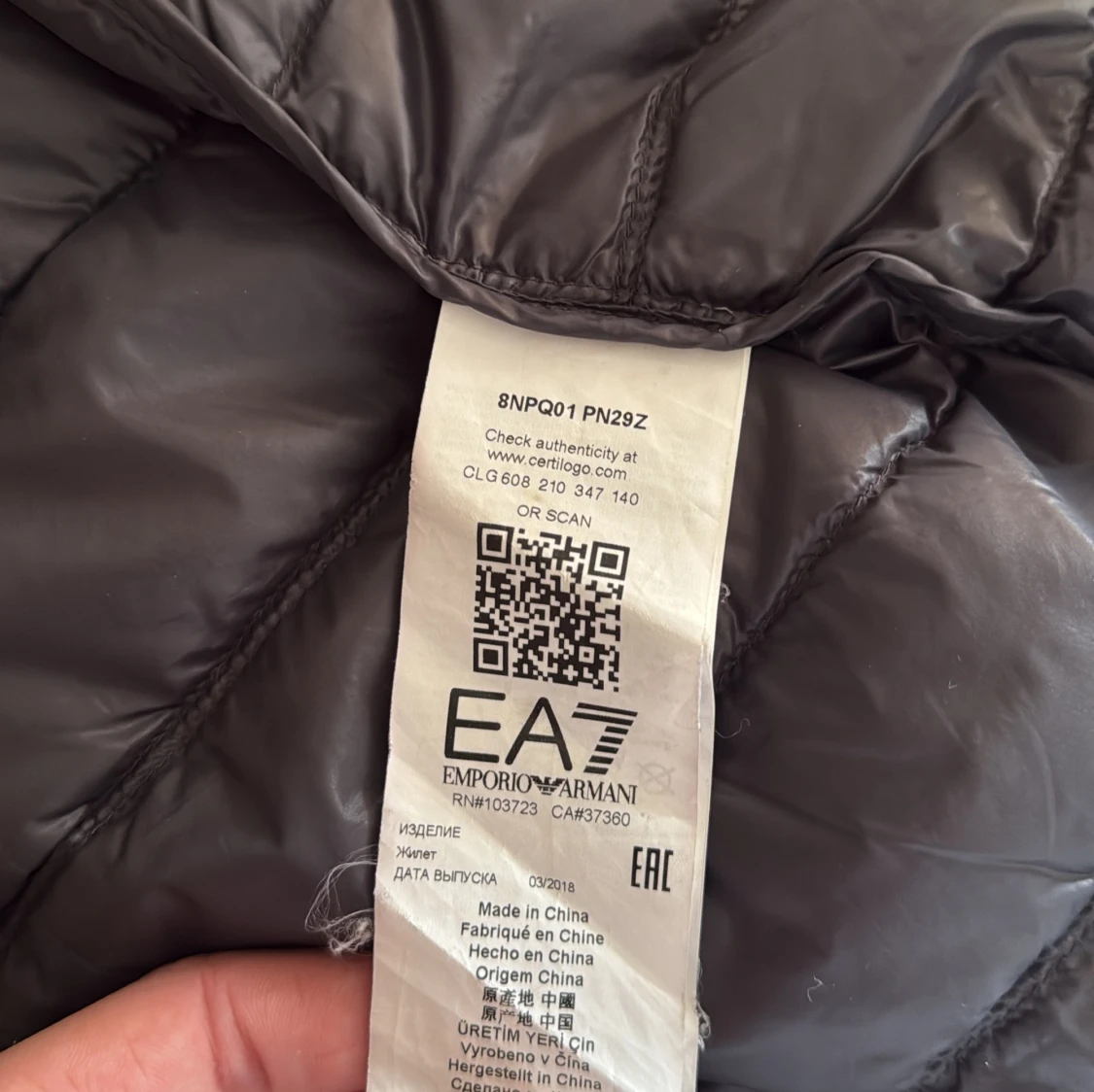 Svart dunväst från Emporio Armani - 2