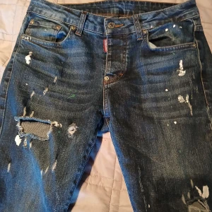 Dsquared 2 Jeans - Dsquared 2 Jeans Storlek S Regular Fit perfekta till sommaren, perfekt skick✅️ Kan ta emot byten Fler bilder går att ordna!