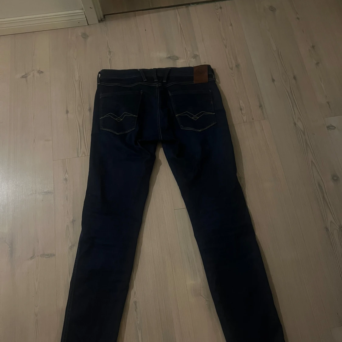 Mörkblå Replay Anbass jeans - 1