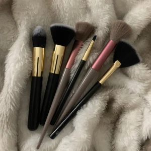 6st sminkborstar - såld💗