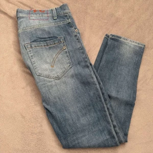 Dondup  - Dondup jeans|strl32|mycket bra skick(*nya)|ljusblå färg|nypris ca:2499| vårt pris endast:599kr. Vid frågor ”kontakta”📩