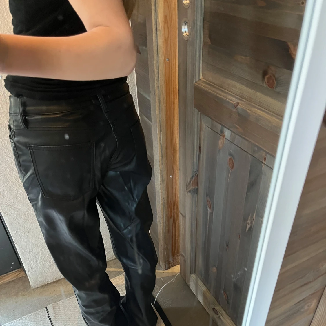 Svarta skinnbyxor  - 1