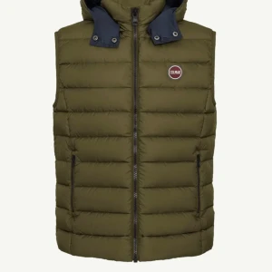 Olivgrön dunväst från Colmar - Snygg olivgrön dunväst från Colmar med avtagbar huva och dragkedja framtill. Helt ny fortfarande i förpackning ,Nypris 4000