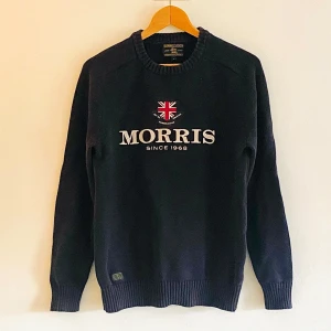 Morris tröja - Snygg marinblå Morris tröja i bra skick