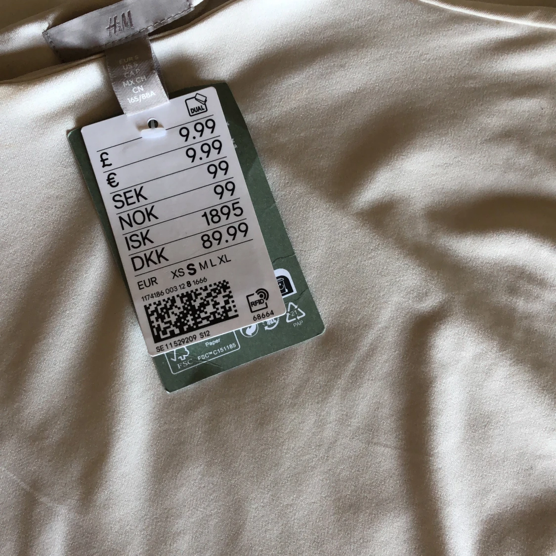 Jättefin oanvänd tröja från hm  - 90
