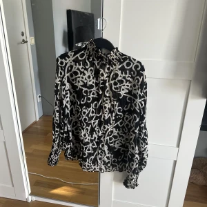 H&m blus - Cool blus från h&m