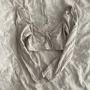 topp  - Helt oanvänd topp  ☺️