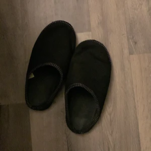 Tofflor - Säljer sköna hemma tofflor
