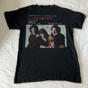 Tryck T-shirt. - En tryck T-shirt i rejälare material. Vintage vibe.