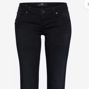 Jag säljer mina fina lågmidjade bootcut jeans från ltb, dom är i jättefint skick.💘dom är i jättefint skick. nypris : 829 kr  Skriv privat för frågor eller mer bilder💘