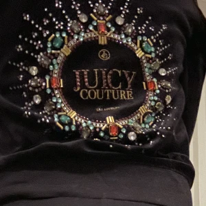 Unikt juicy set -   Inga defekter, använt vid typ 3 tillfällen då det inte är min stil.  Skriv privat för bättre o tydligare bilder 💞