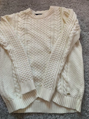 En jätte fin skön tröja💘 - Nästan aldrig använd, och kommer från Lindex. 