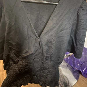 Topp - Topp från gina tricot Storlek M passar även mindre  