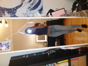 Lågmidjade jeans  - Jätte fina knappt använda lågmidjade jeans från Only. Säljer då jagcinte tycker jag passar i smalare modell 