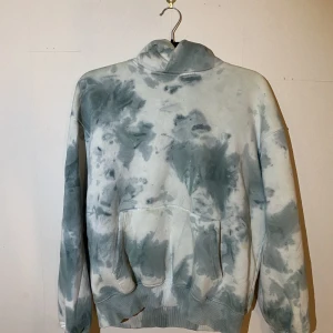 Tie dye hoodie - Fint skick 