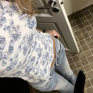 Linne - Gulligt linne från HM, sitter rätt tajt då det är barnstorlek.