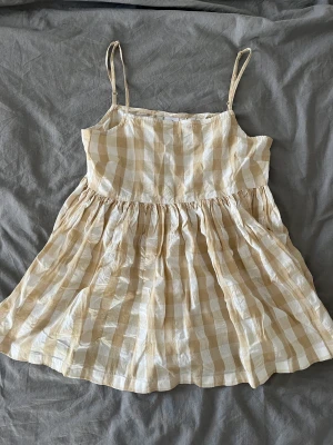 Linne  - Gulligt linne från asos, normal i storleken