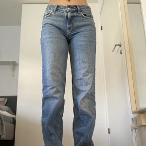 Låg/midwaist jeans - Söta jeans från Gina❤️