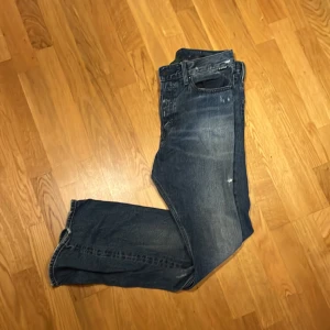 G star Jeans - Ett par snygga g star jeans som är ny köpta men inte kommit till användning så de är alltså i bra skick.