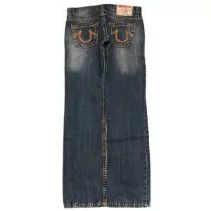 As snygga true religion jeans i modellen joey. Små i storleken. Använd gärna köp nu!