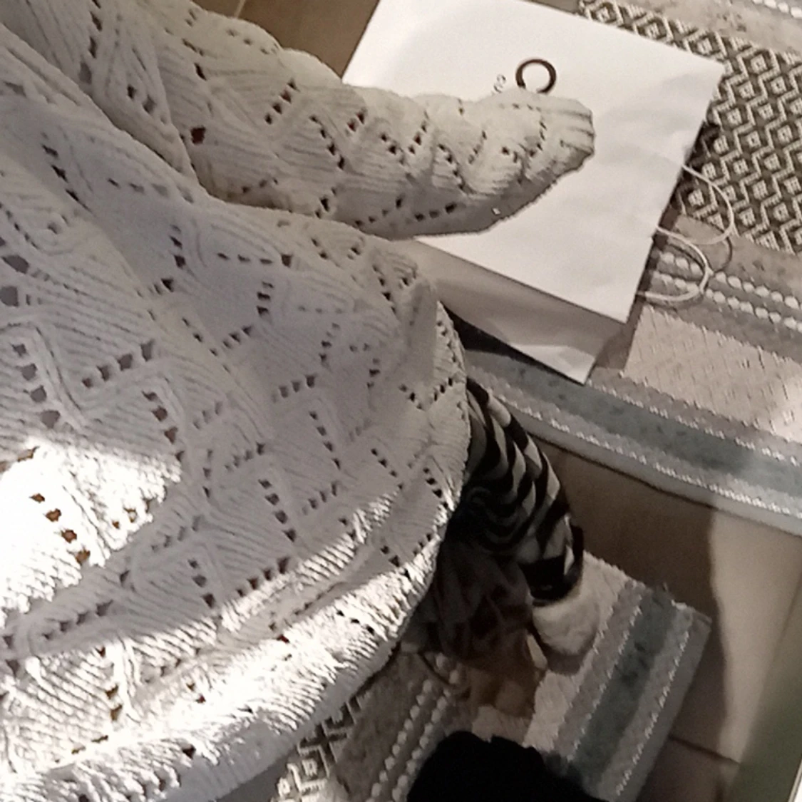 En fluffig tröja från kappahl som inte komm till användning här.💗Kunden står även för frakt kostnaden.