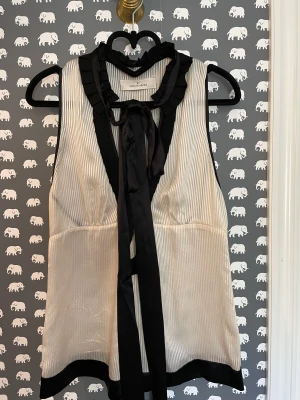 Malene Birger top - Superfin topp från Malene Birger. 