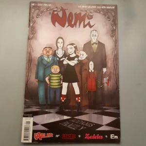 Nemi magazine - Familjen Adams collab på framsidan! Nr 1 2012. Köpt på second hand men nästan inga skador, endast små defekter. Nemi, lenore, zelda, em, love hurts mm. 60+ sidor. Säljer flera Nemi magazine kolla in min profil❤ Kontakta mig vid frågor!