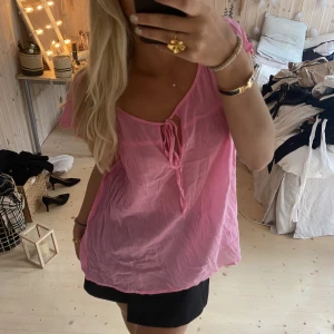 Blus - Super fin men kommer tyvärr ej till andvändning , som ny