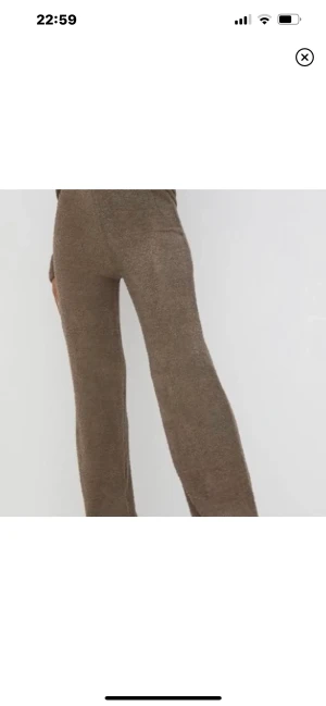 Byxor  - Från Nelly. Passar långa personer. 