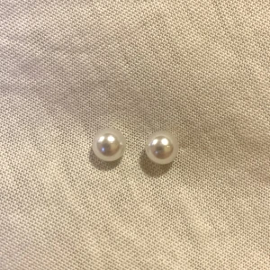 Örhängen  - Säljer då jag har flera par. Frakt tillkommer på 18 kr 💕