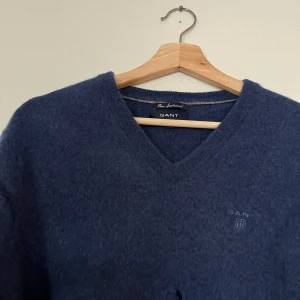 Stickad tröja - Stickad tröja från gant. Sitter som en S 