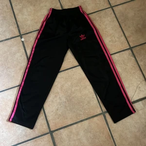 Wct-byxa Adidas, stl 152 - Wct-byxor från Adidas, storlek 152.