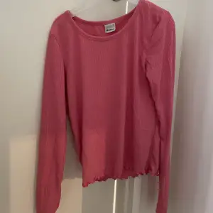 Rosa fin tröja från Gina tricot, bra skick 
