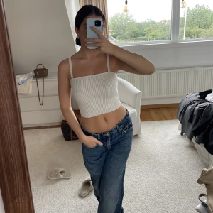 Stickad topp - Beige stickad topp från Zara, går även att ha som bandeu-topp 💖