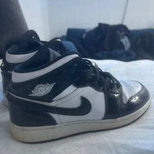 Jordan 1s Mid  - Intressekoll på dessa air Jordan 1 Mid SE ’ All Star Carbon Fiber, fråga gärna om fler bilder, äktahetsbevis finns! 