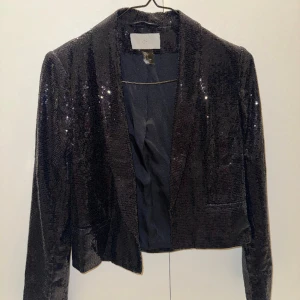 Svart Paljett kavaj - Perfekt till nyår/jul! Som ny, använd fåtal gånger