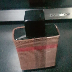 Burberry 100 ml - Burberyt parfym helt full för bara 300.