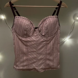 Korsett topp - Korsett topp från HM. Så snygg!  Perfekt skick 