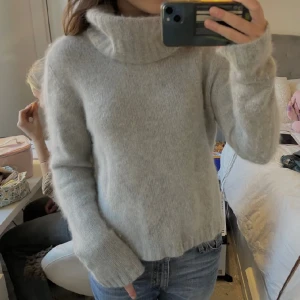 Tröja - Säljer denna stickade tröjan i angora