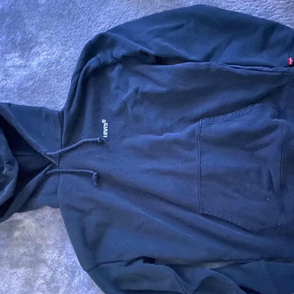 Levis hoodie storlek M 800 nypris köptes från zalando Skriv om du undrar något!. Hoodies.