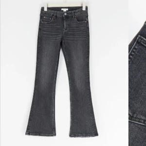 Gina tricot jeans - Jeans ifrån gina young i storlek 164 men skulle säga att de passar som en 32-34. 