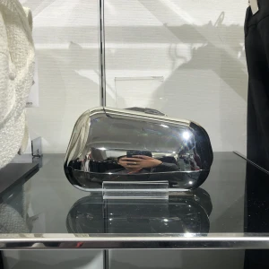 Clutch - Clutch från mango med kedja, helt oanvänd 