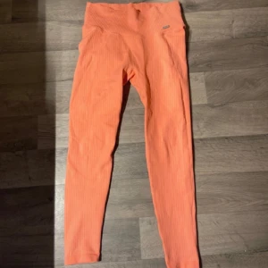 Aim’n tights  - Superfina tränings tights i typ korall färg från aim’n, som nya!