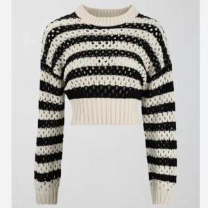 Virkad tröja  - Virkad randig tröja från Gina. Aldrig använd alltså helt ny utan prislapp. Storlek M men sitter som en S💓