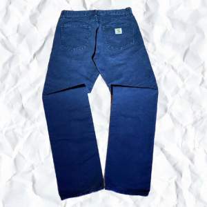 Carhartt wip jeans i 10/10 skick precis som nya. Nypris 1150 kr. Mer information, bilder och prisdiskussion i dm. ✔️ Äkta ✔️
