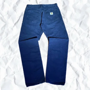 Carhartt wip jeans - Carhartt wip jeans i 10/10 skick precis som nya. Nypris 1150 kr. Mer information, bilder och prisdiskussion i dm. ✔️ Äkta ✔️