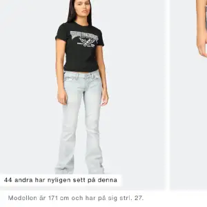 Söker dessa jeans från true religion i storlek 25-26