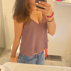 Superfint linne - Pris kan diskuteras!  Linne från lager 157, deras collection ”the black label collection”, superfint men kommer inte till användning tyvärr💕 