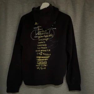 Hov1 hoodie - Fin hoodie från hov1 merch storlek s