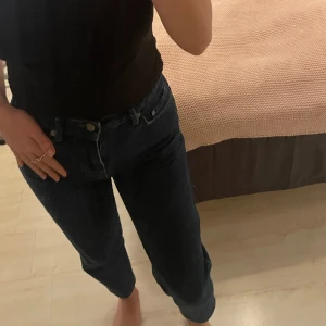 Jeans - Super snygga jeans från NA-KD i storlek 36. Aldrig använt pga för liten storlek 